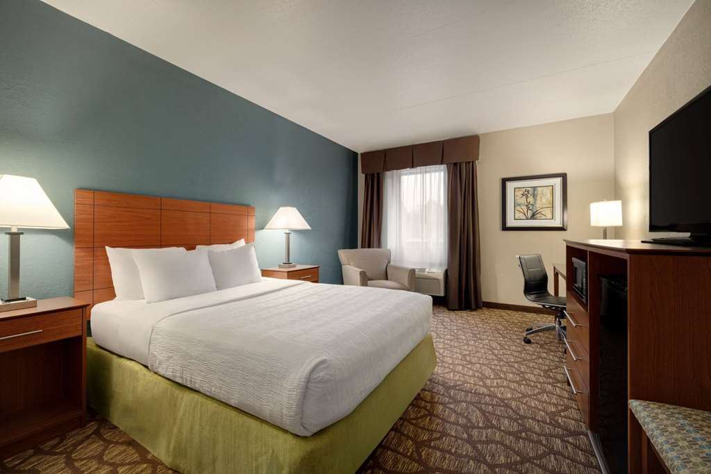 AmericInn by Wyndham Grand Rapids Airport North - photo 14