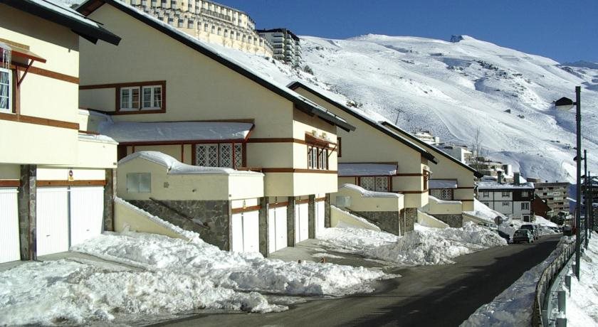 Residencial Las Tuyas in Monachil, Spain