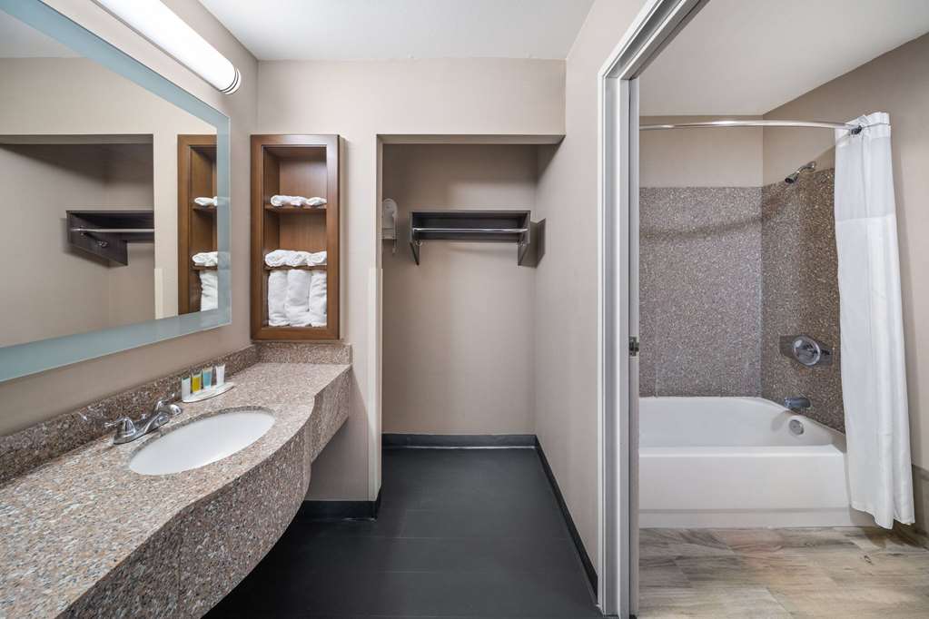 Super 8 by Wyndham Lubbock West - photo 34
