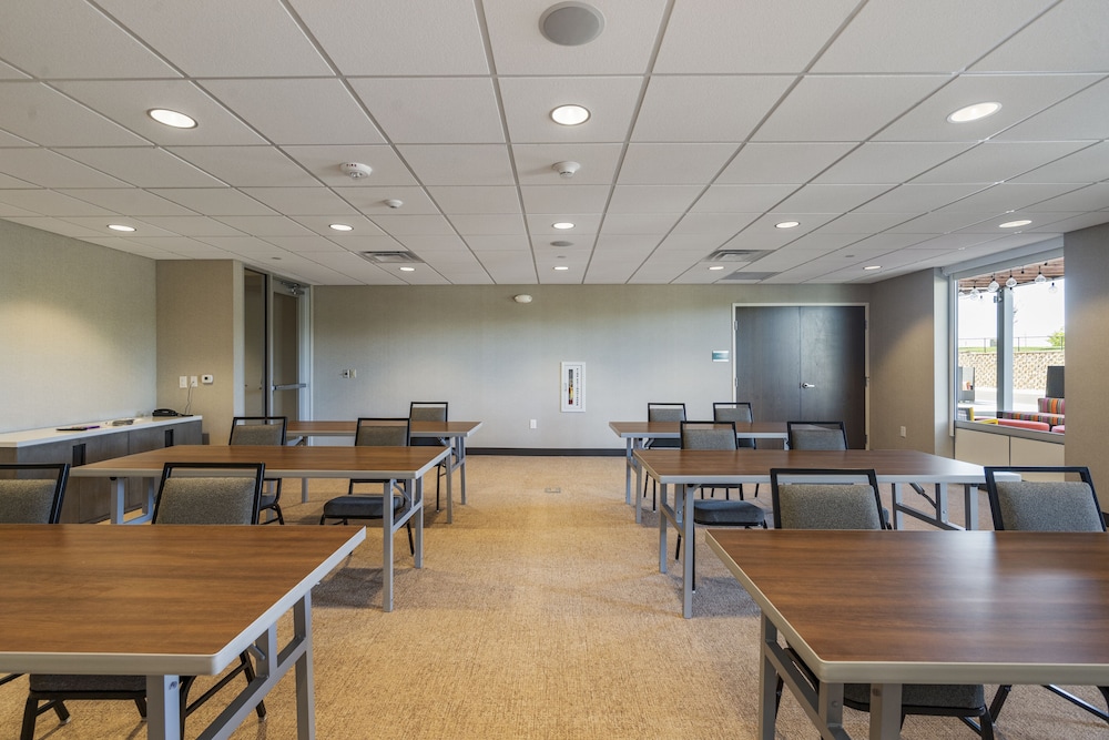 Home2 Suites by Hilton Grand Rapids South - photo 29