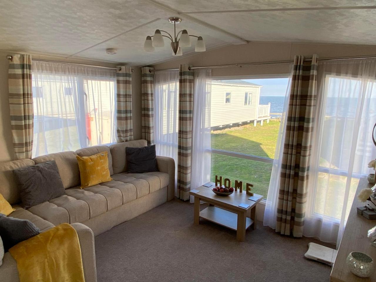 Brand New 8 Berth Caravan Sleeps 8 — Ashington — photo 3