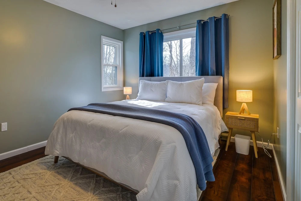 Lovely Poconos Cabin with Resort Amenities - photo 6