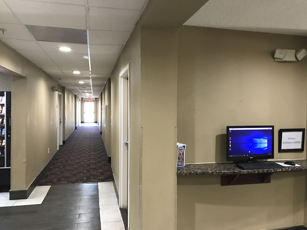 Microtel Inn & Suites by Wyndham Lithonia Stone Mountain - photo 20