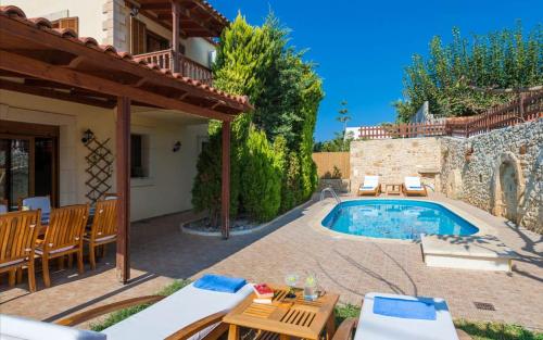 Villa Yannis — 4-Star Luxury Hotel in Rethymno, Greece
