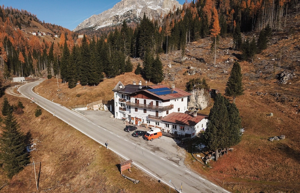 Albergo Ristorante La Baita in Livinallongo Del Col Di Lana, Italy