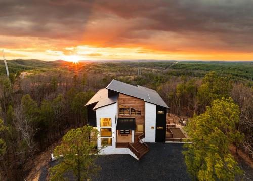 Stayhocha Here For the View in Broken Bow, United States