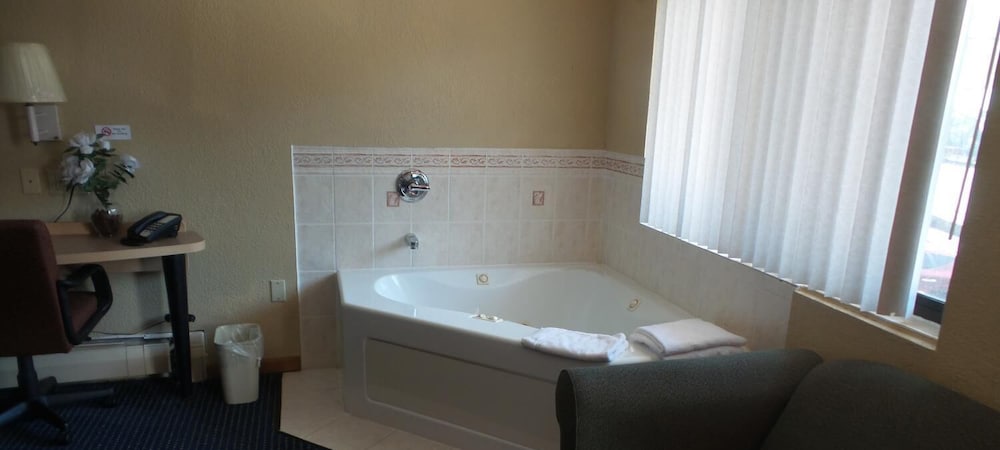 River's Edge Motel - photo 5