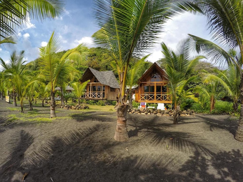 Boom Shiva Boutique Hotel & Restaurant in Cambutal, Panama