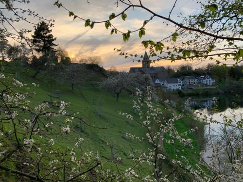 Ritterstube Eifelstuben mit Charme Nähe See und Burg außergewöhnlich Vulkaneifel — hotel in Ulmen