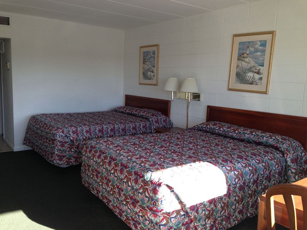 Beach Carousel Motel - photo 19