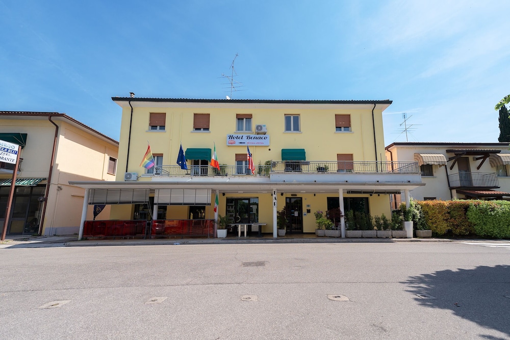 Hotel Benaco Bee Free in Peschiera Del Garda, Italy