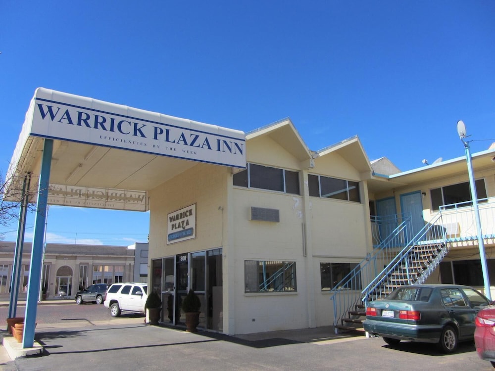 Warrick Plaza Inn - photo 21