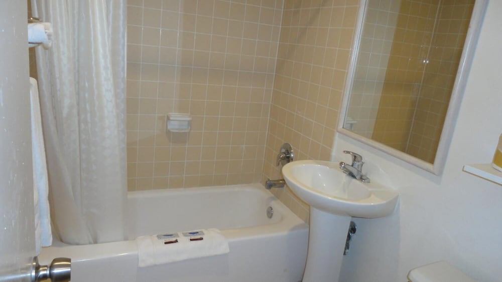 Imperial 400 Motor Inn - photo 19