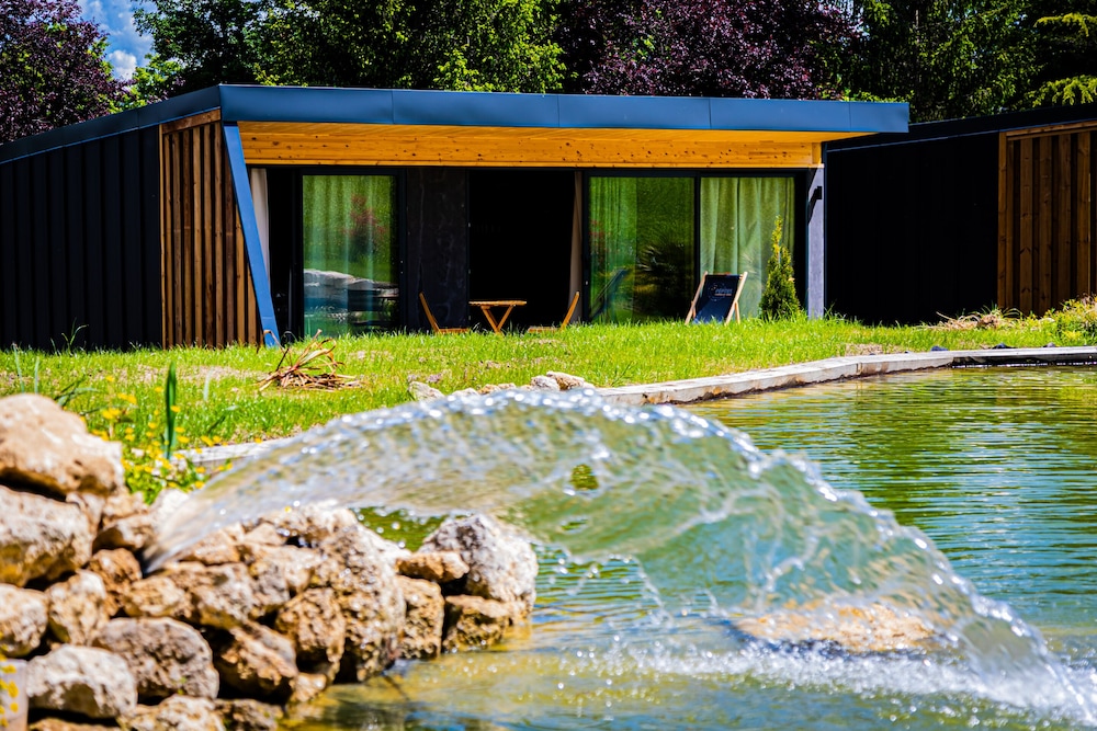 Pépites Lodges et Spas — 4-Star Luxury Hotel in Premilhat, France