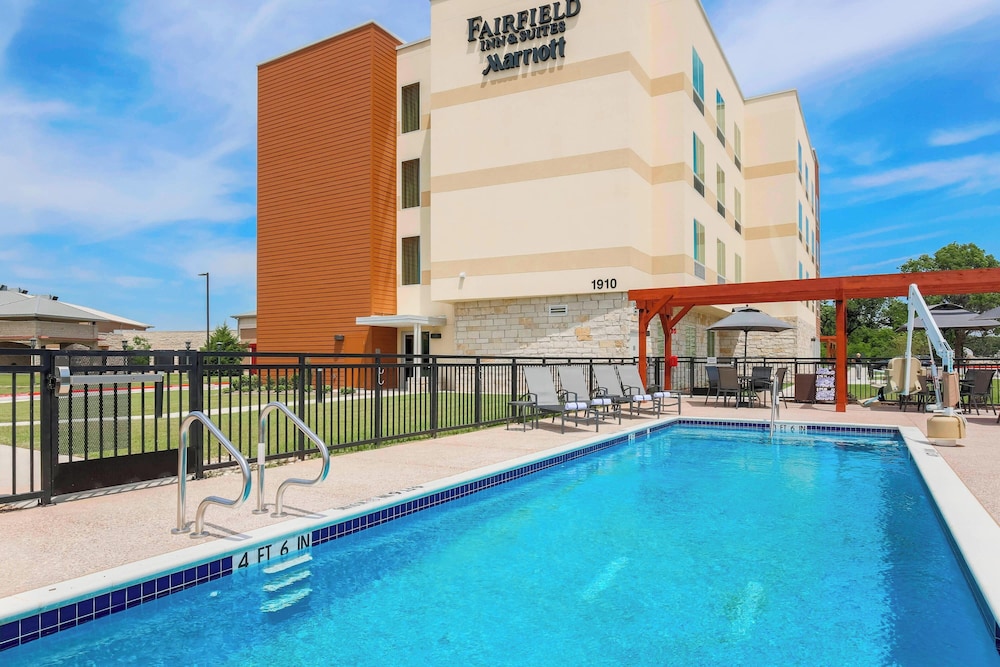 Fairfield Inn & Suites by Marriott Decatur at Decatur Conference Center in Decatur, United States