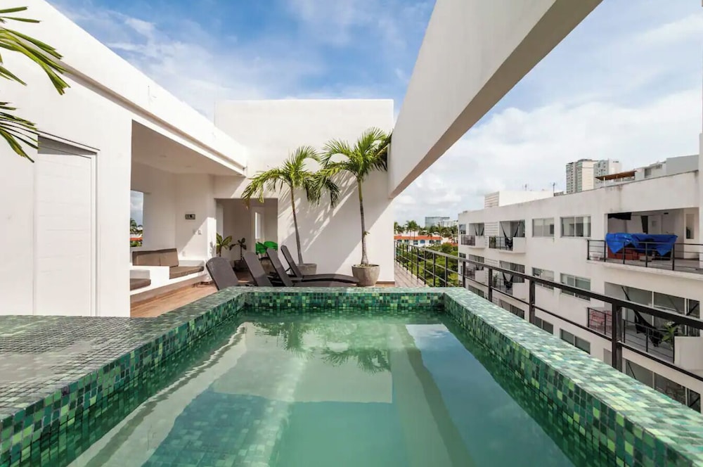 Rooftop pool
