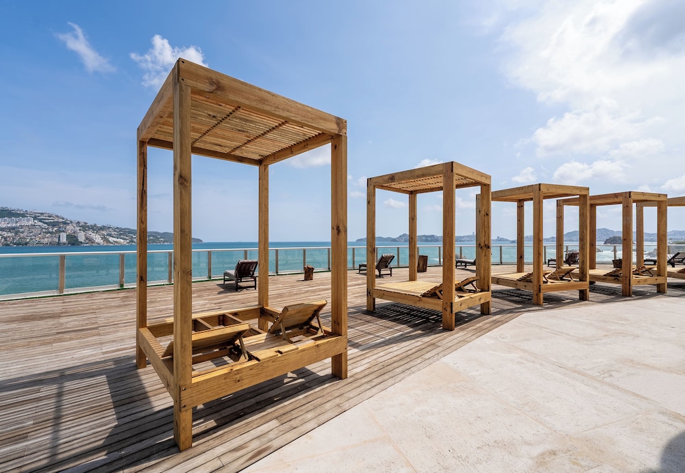 Sundeck