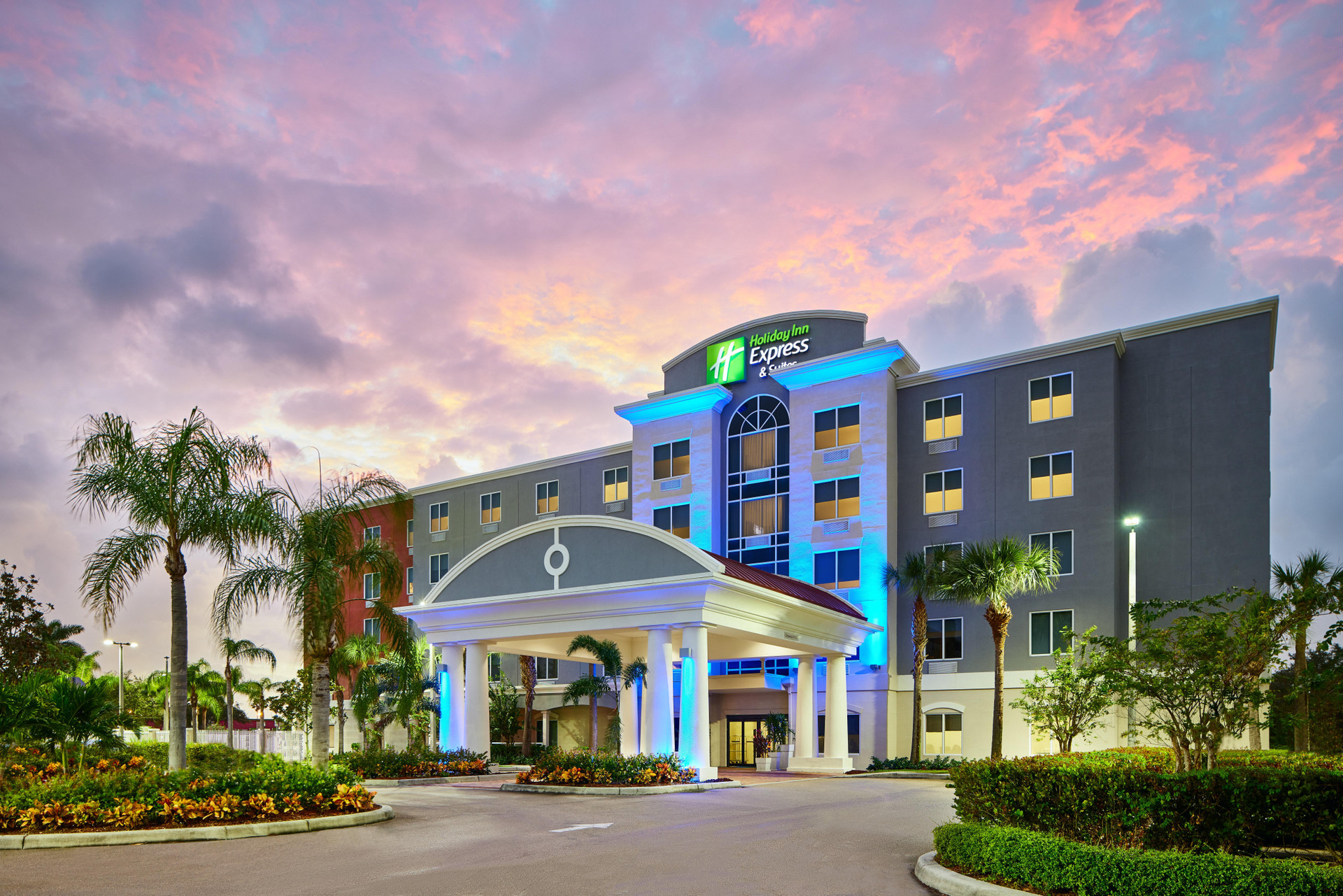 Holiday Inn Express & Suites Port St. Lucie West by IHG - carbon neutral hotel in Port Saint Lucie