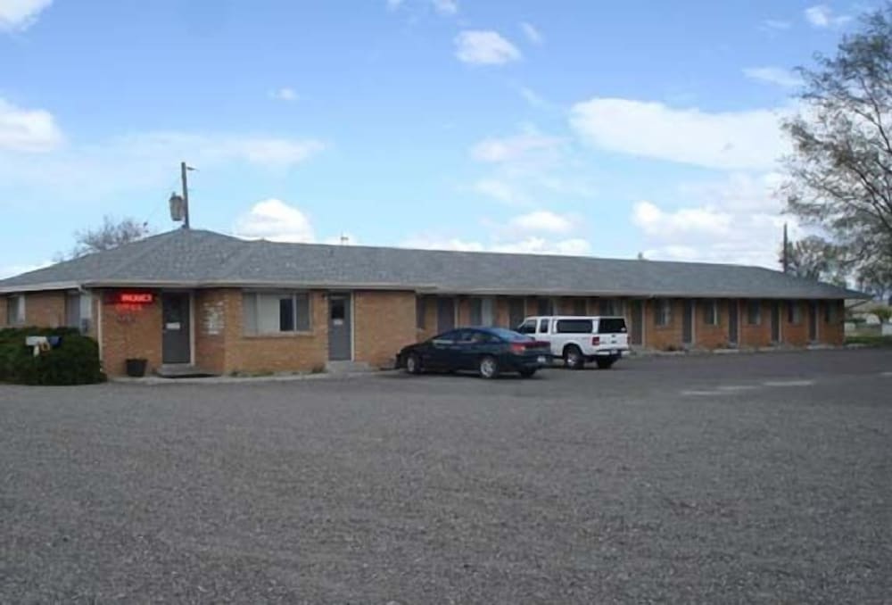 Tops Motel - photo 21