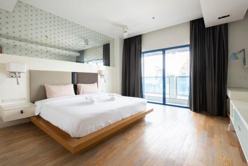 M Estate 2BR Private Residence 300m to BTS Chit Lom — 4-Star Luxury Hotel in Bangkok, Thailand