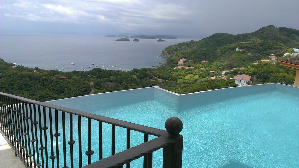 Corona del Mar in Sardinal, Costa Rica