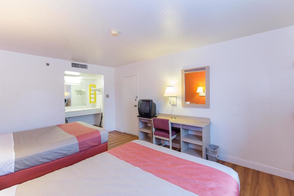 Motel 6 Vallejo Maritime North - photo 10