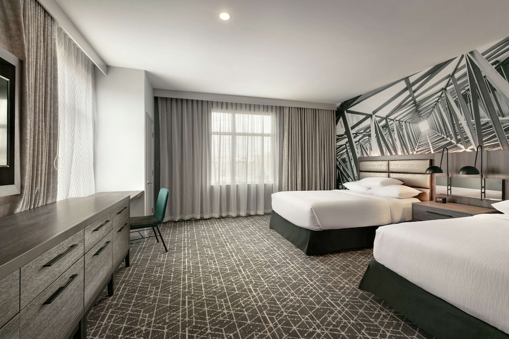 Embassy Suites by Hilton Atlanta Midtown - photo 7