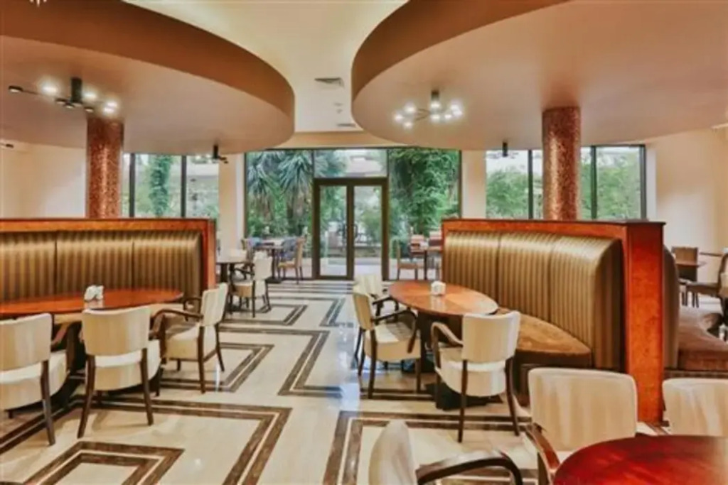Luxury Dreamland Oasis Apartments