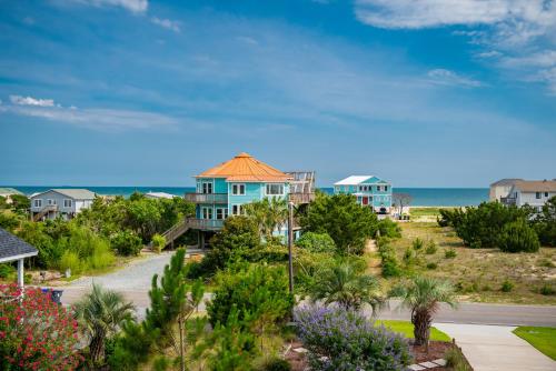 Pier Pleasure by Oak Island Accommodations - photo 14