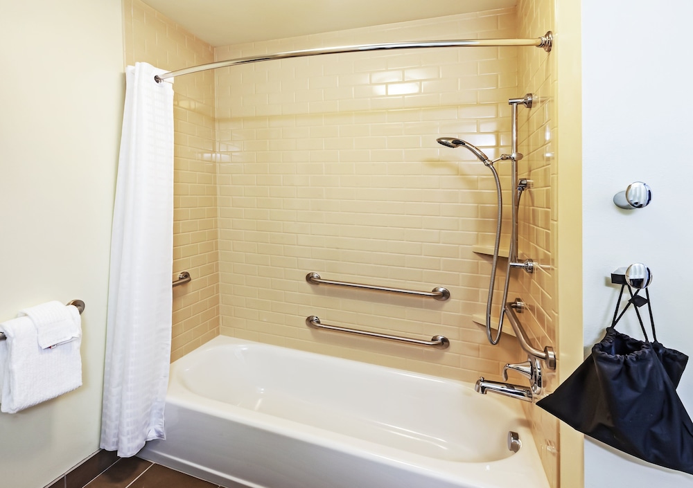 Candlewood Suites Lenexa Overland Park Area - photo 36