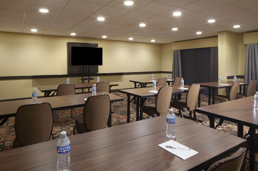 Hampton Inn Charleston Southridge - photo 45
