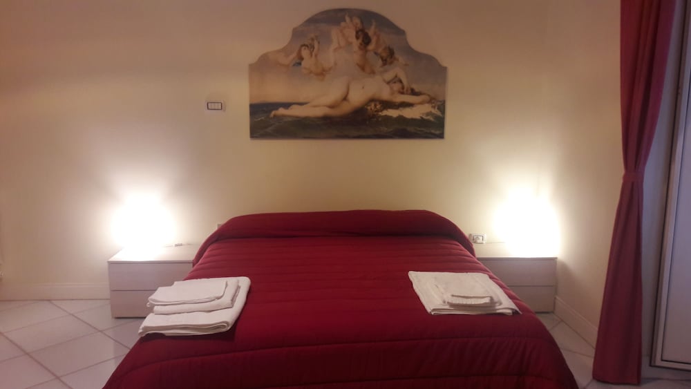 La Casa di Elvira — 4-Star Luxury Hotel in Naples, Italy