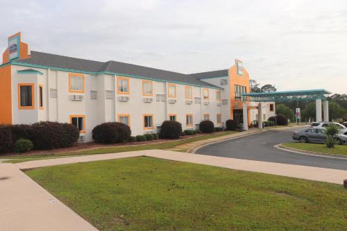 Howard Johnson by Wyndham Tifton GA I 75 - photo 56