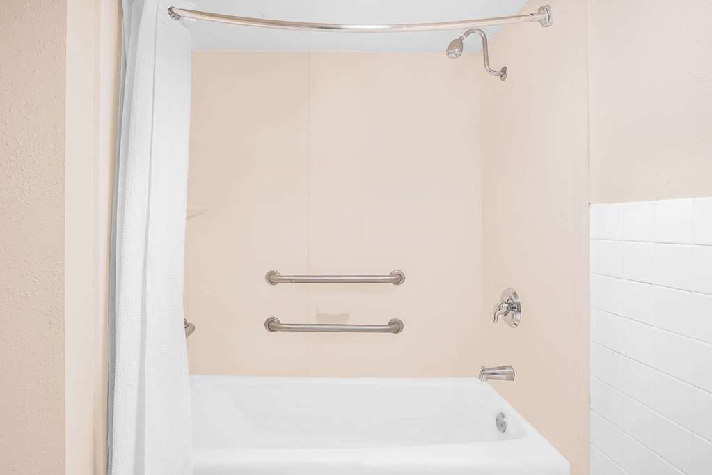 Days Inn By Wyndham Attalla - photo 6