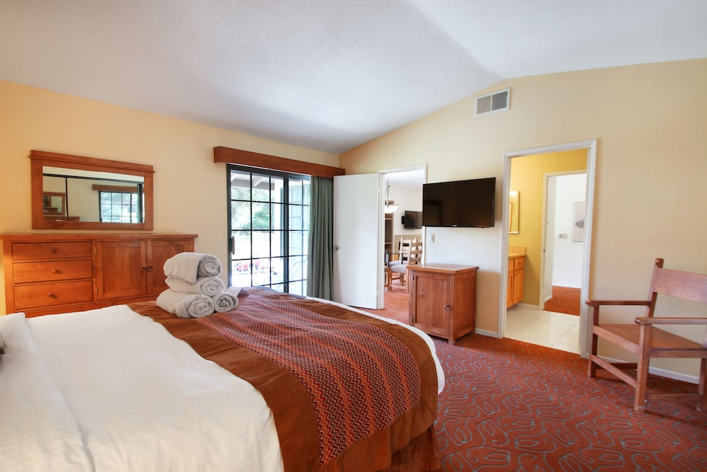 Riviera Oaks Resort - photo 8