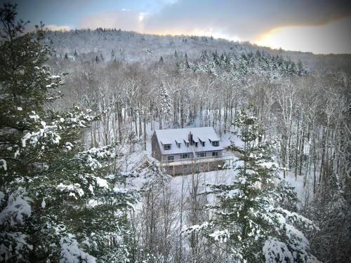 Ski Mountain Home Unit A — 4-Star Luxury Hotel in Stockbridge, United States