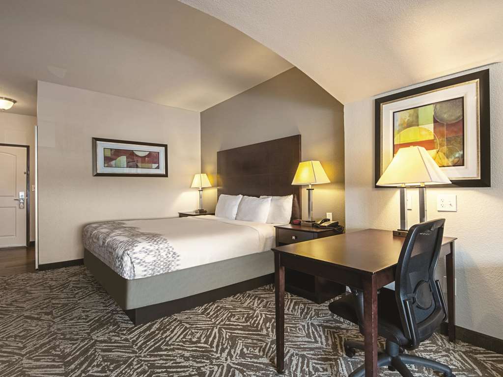 La Quinta Inn & Suites by Wyndham McKinney - photo 22