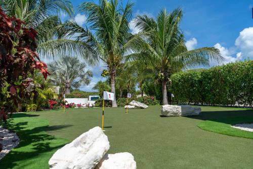 Oceanside 3 Bedroom Luxury Villa with Private Pool 500ft from Long Bay Beach V2 — 4-Star Luxury Hotel in Providenciales, Turks and Caicos Islands