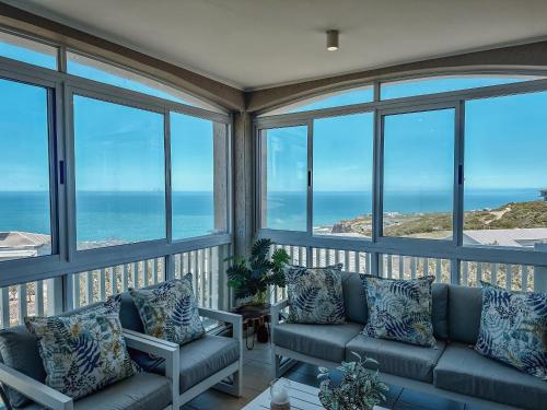 Labuche Villa — 4-Star Luxury Hotel in Mossel Bay, South Africa