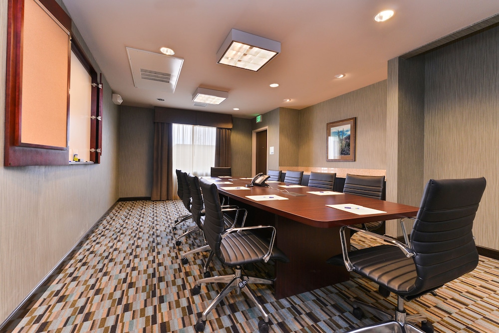 Holiday Inn Express & Suites Indio Coachella Valley by IHG - photo 68