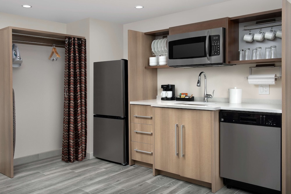 Home2 Suites by Hilton Miami Airport South Blue Lagoon - photo 22