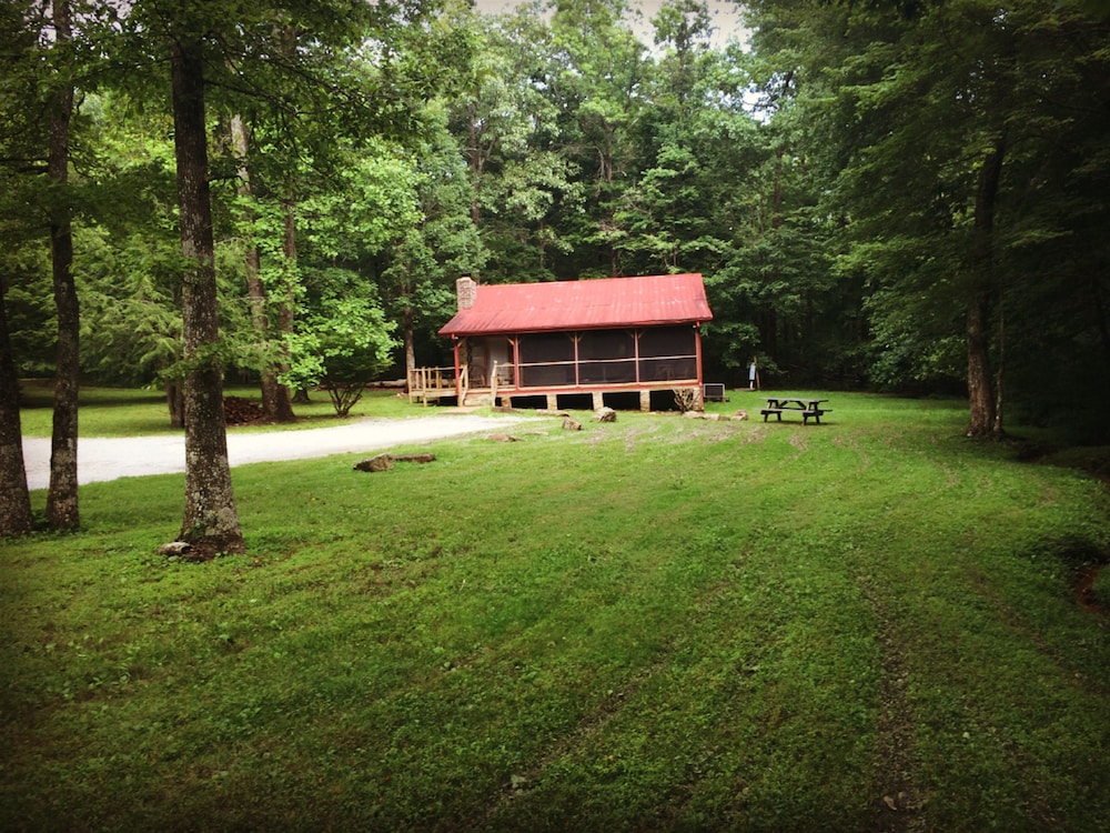 The Smokehouse Lodge and Cabins - photo 25