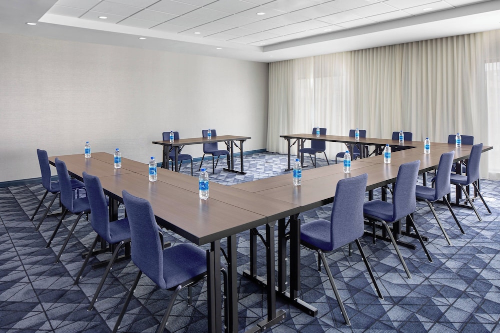 Courtyard by Marriott Lansing Downtown - photo 32