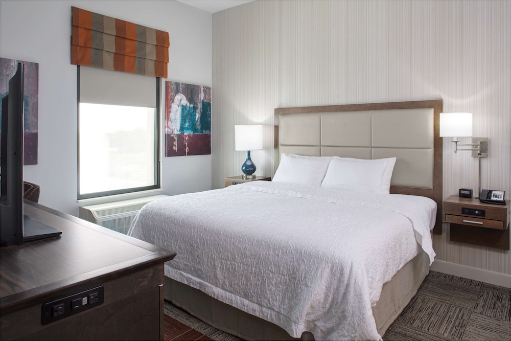 Hampton Inn & Suites Pittsburg Kansas Crossing - photo 16