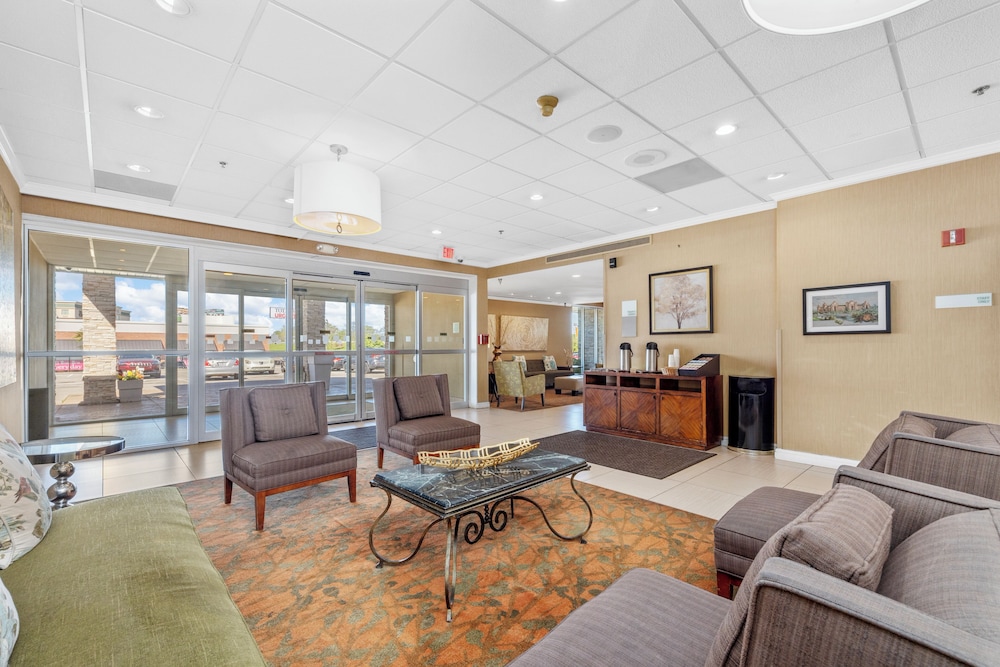 Forest Park Hotel by MDR - featured photo