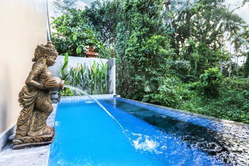 Riverside Villa: 2BDR & Private Pool on Riverbank — 4-Star Luxury Hotel in Ubud, Indonesia