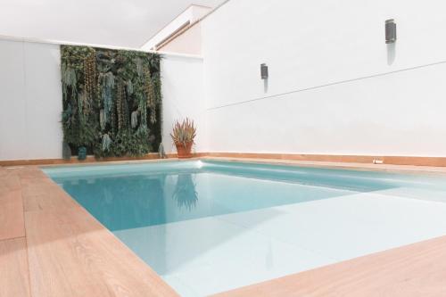 Sunrise & Pool Mairena Metro — hotel in Mairena Del Aljarafe