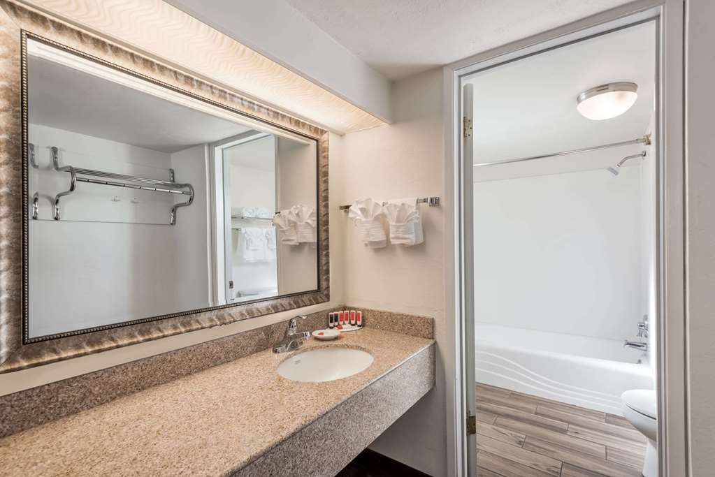 Days Inn & Suites by Wyndham Lodi — Lodi — photo 5