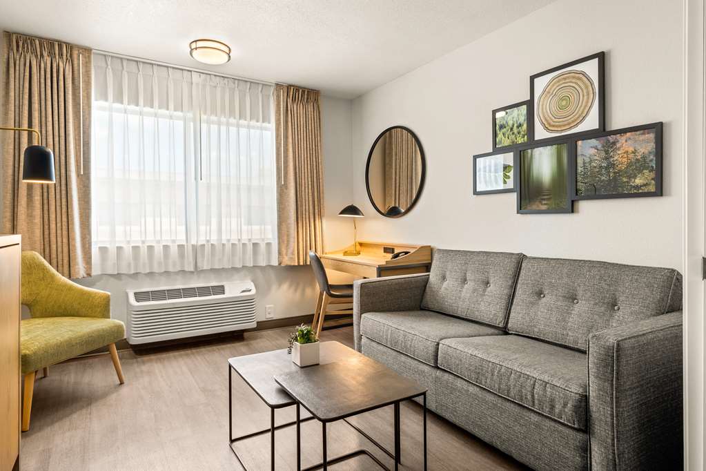 Oxford Suites Redding - photo 8