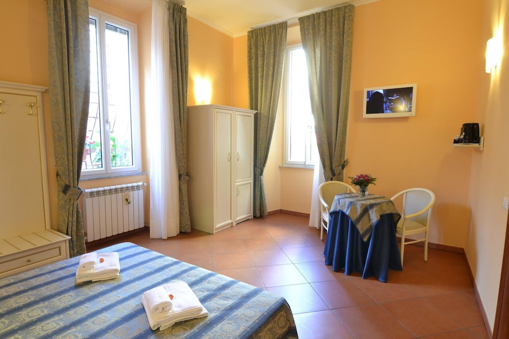 Vatican Town — 4-Star Luxury Hotel in Rome, Italy